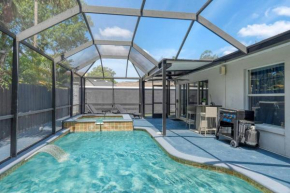 Luxury Style townhome with Pool - 1 Miles to Bucs Stadium